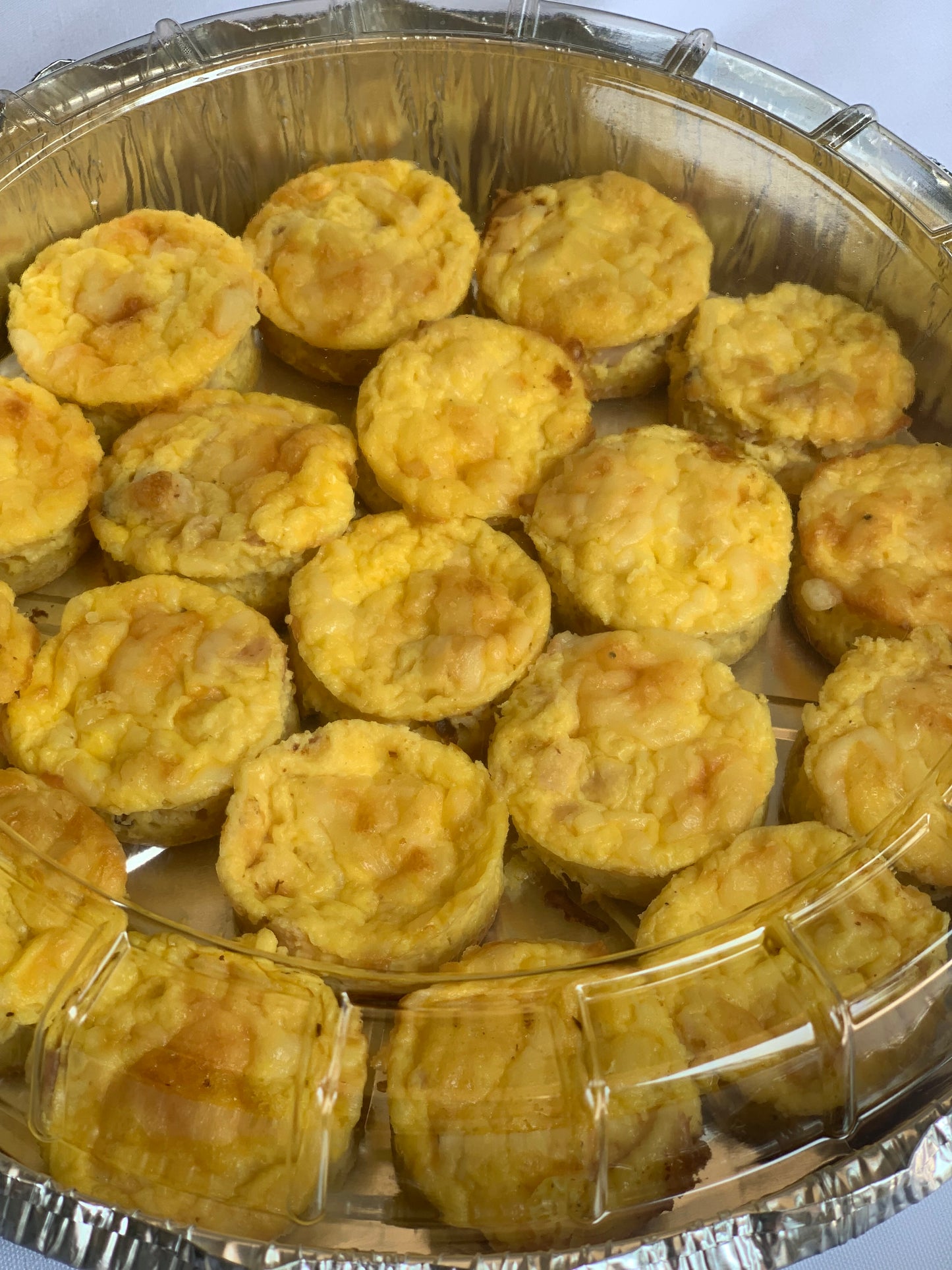 Mini quiche de jamón y gruyere