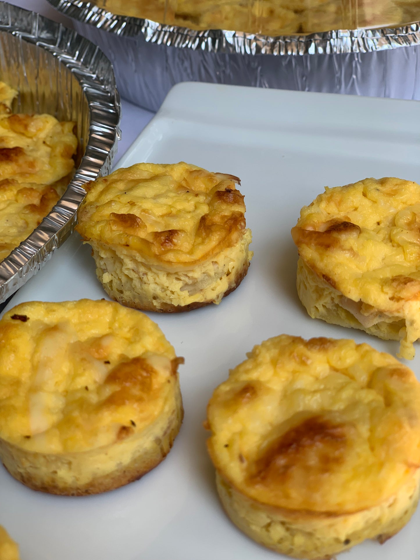 Mini quiche de jamón y gruyere