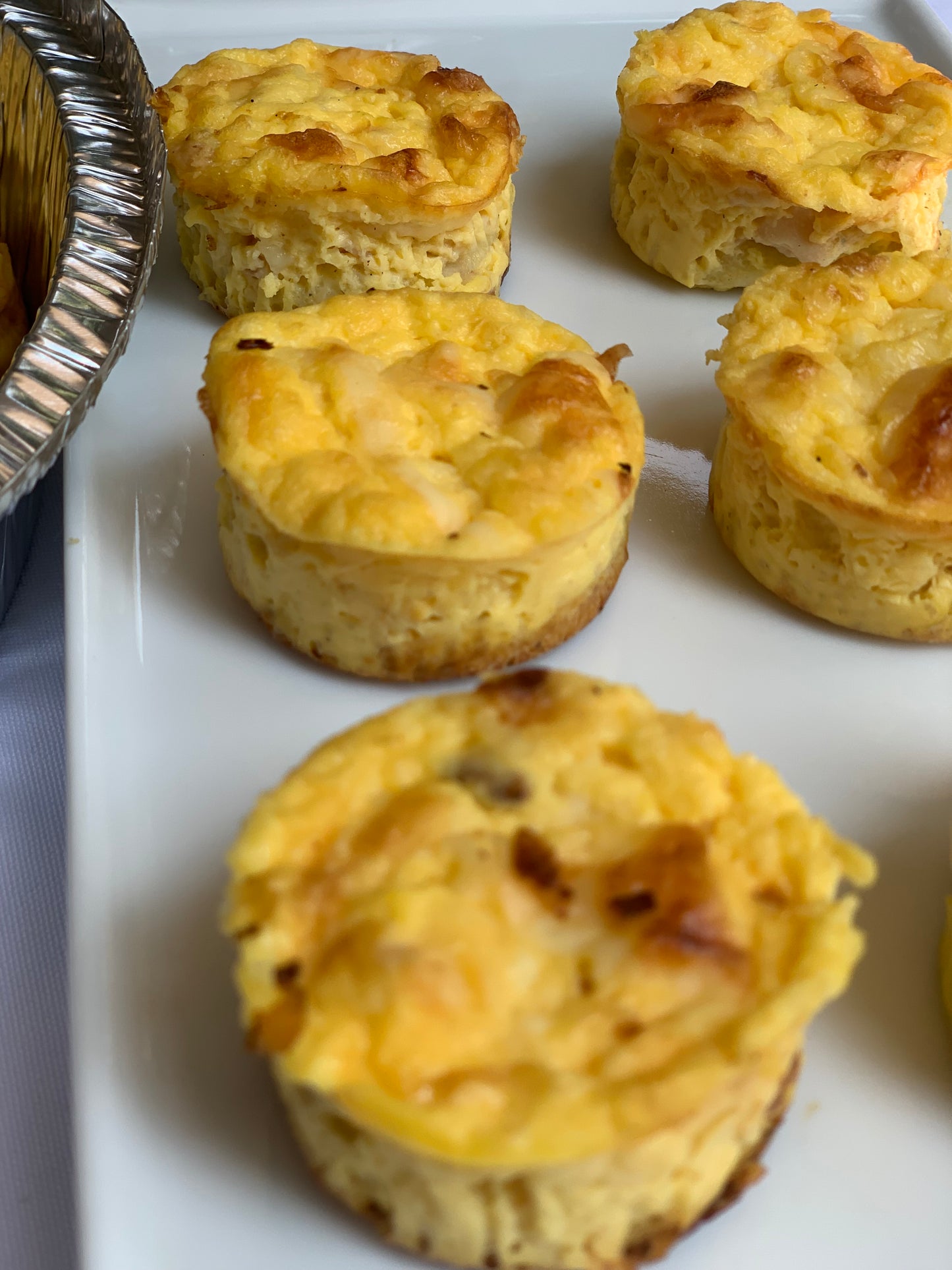 Mini quiche de jamón y gruyere